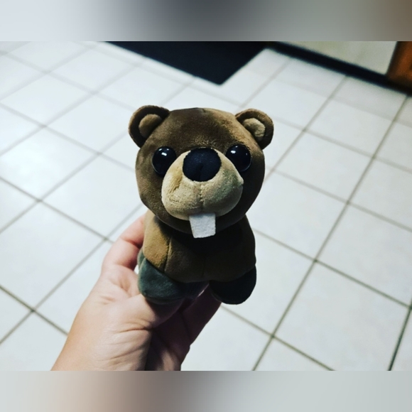 2023 Adopt Me! 5" Surprise Plush Pets Series 2 Rare Beaver - Picture 2 of 10